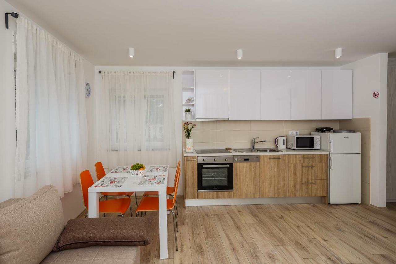 Apartments Mare Trogir Eksteriør billede