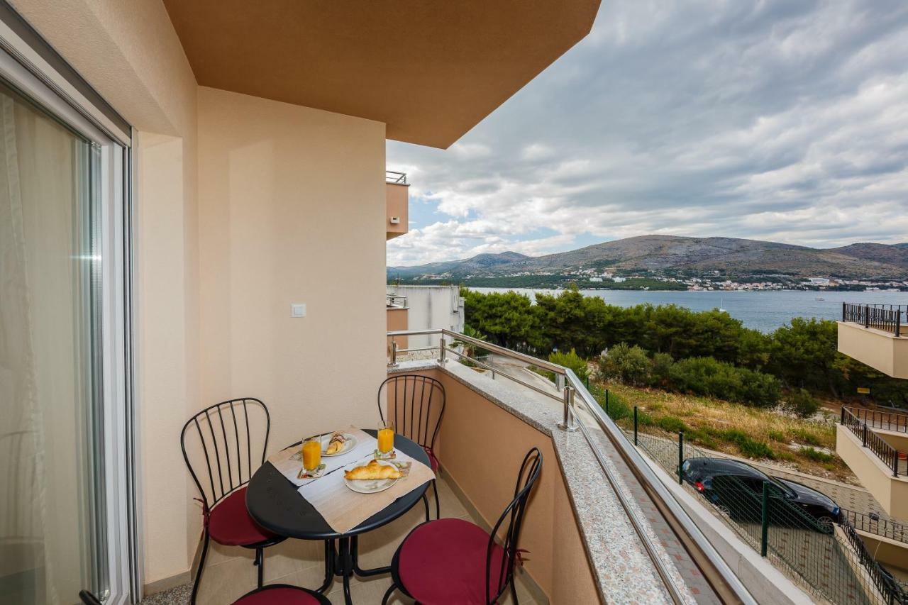 Apartments Mare Trogir Eksteriør billede