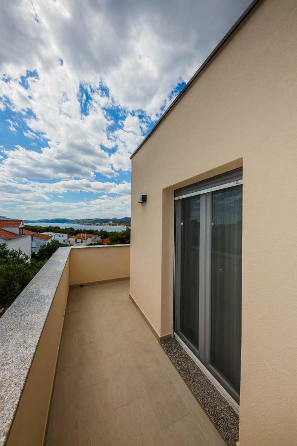 Apartments Mare Trogir Eksteriør billede