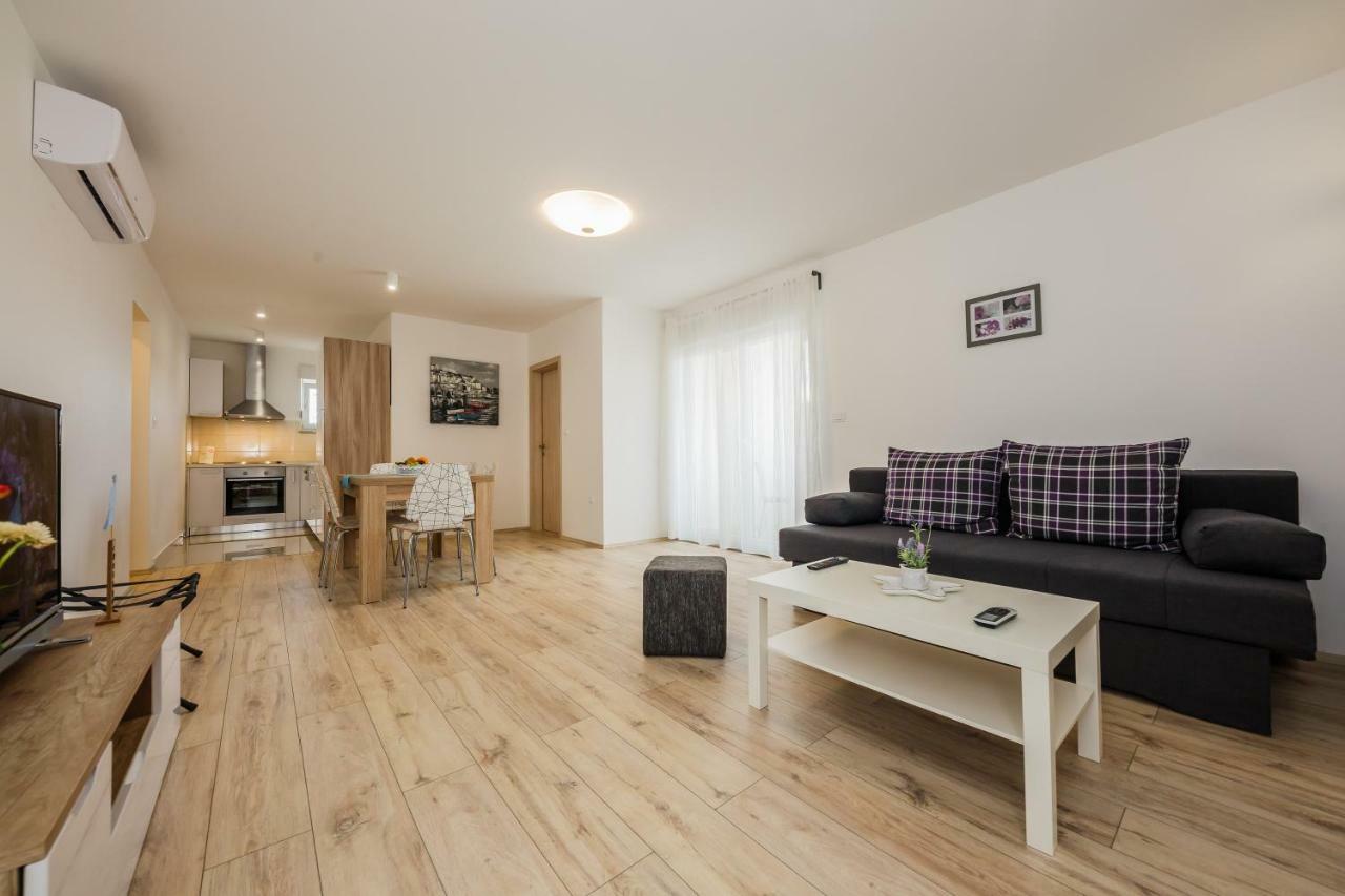 Apartments Mare Trogir Eksteriør billede