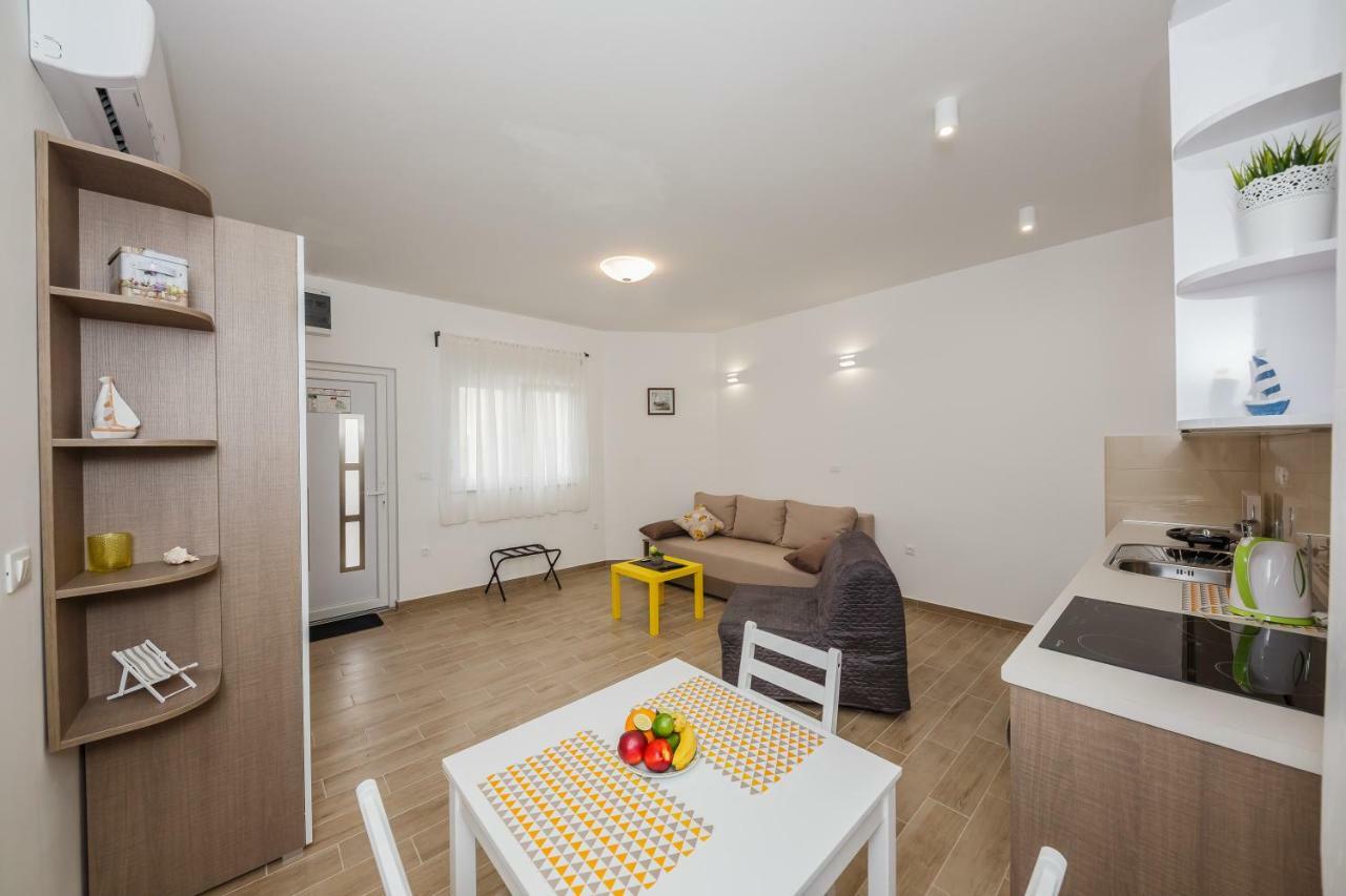 Apartments Mare Trogir Eksteriør billede